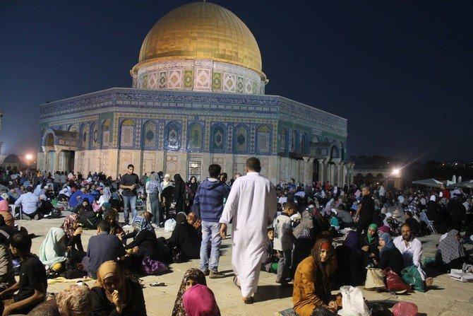 بالصور.. الجمعة الثانية من رمضان في 'الأقصى'
