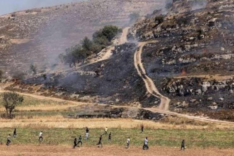إصابتان جراء اعتداء مستوطنين عليهما في دير دبوان شرق رام الله إصابتان جراء اعتداء مستوطنين عليهما في دير دبوان شرق رام الله