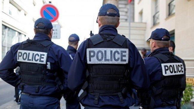 مقتل شرطي والمهاجم في حادث إطلاق نار في باريس