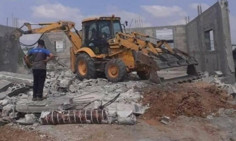 الاحتلال يهدم منزلًا في ترقوميا شمال غربي الخليل الاحتلال يهدم منزلًا في ترقوميا شمال غربي الخليل