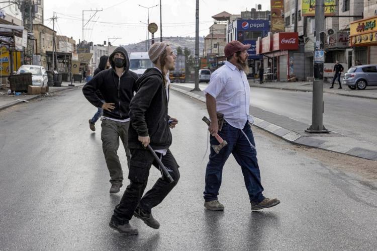 فرنسا تدعو إلى اعتقال مرتكبي الاعتداء على دبلوماسيين في الطيبة شرق رام الله