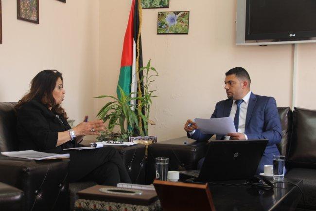 الأتيرة لـ"وطن": لا يمكننا منع اسرائيل من تحويل الضفة الى مكب لنفاياتها والقضية أمام المؤسسات الدولية .. وميزانيتنا لا تسمح بزيادة عدد المفتشين او فحص الهواء