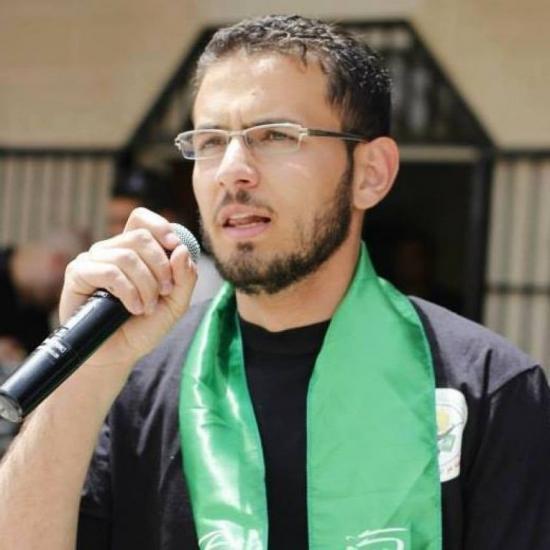 والدة الطالب جهاد سليم ... السلطة لا تريد الديمقراطية والدة الطالب جهاد سليم ... السلطة لا تريد الديمقراطية