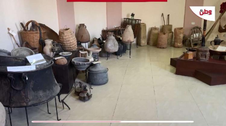 متحف دورا.. مئات القطع الأثرية توثق حياة الفلسطيني على مر العصور متحف دورا.. مئات القطع الأثرية توثق حياة الفلسطيني على مر العصور