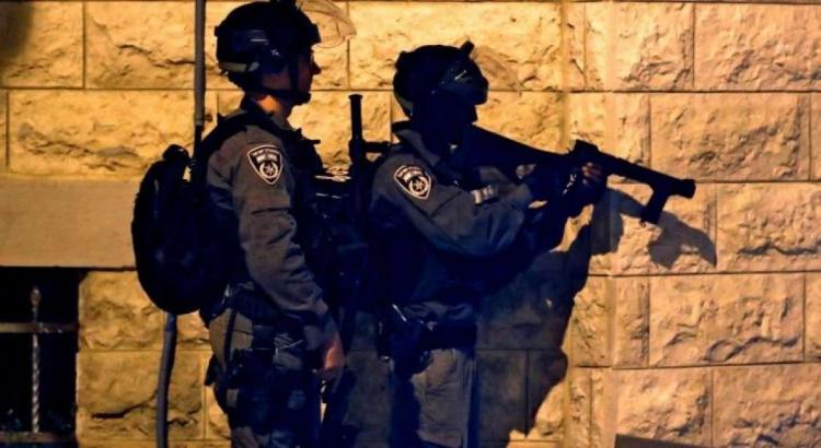 اعتقال شاب ومواجهات مع الاحتلال في القدس