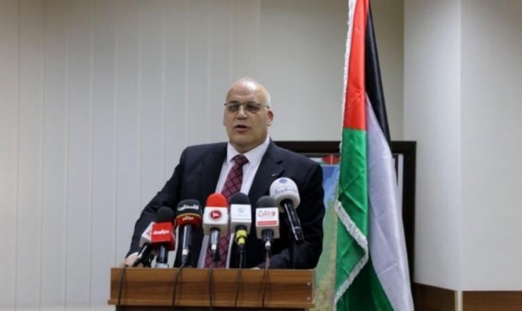 وزير العمل نصري أبو جيش يعلن استمراره في الحكومة بعد رفض رئيس الوزراء استقالته منها