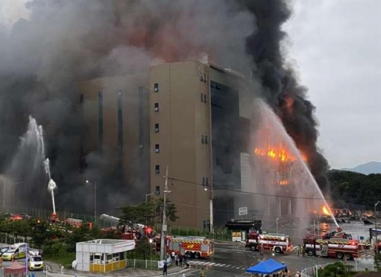 مصرع 7 جراء حريق في مركز تجاري بكوريا الجنوبية