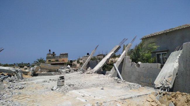 عائلة بسام دوحان تناشد هنية والسنوار عبر وطن برفع الظلم عنها بعد هدم سلطة الأراضي بغزة منزلها عائلة بسام دوحان تناشد هنية والسنوار عبر وطن برفع الظلم عنها بعد هدم سلطة الأراضي بغزة منزلها