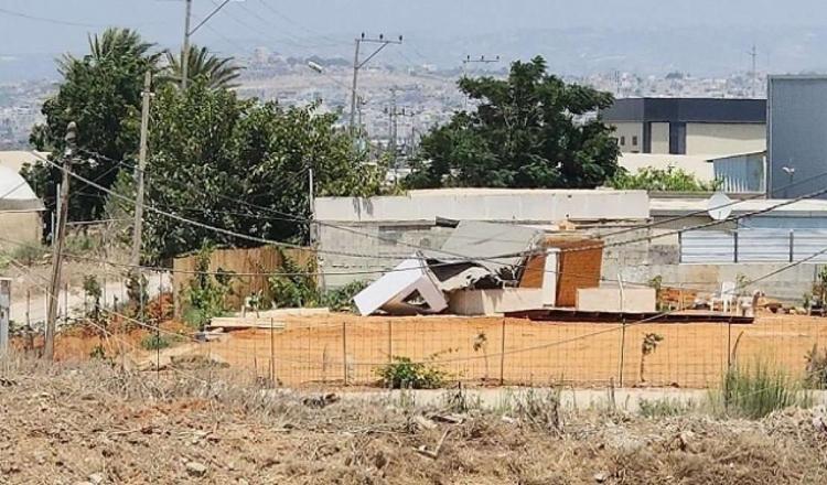 الاحتلال يسلم أوامر إخلاء وهدم لمحلات ومخازن في الطيرة بالداخل المحتل