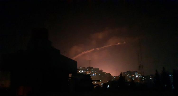الدفاعات الجوية السورية تتصدى لعدوان يستهدف مطار التيفور