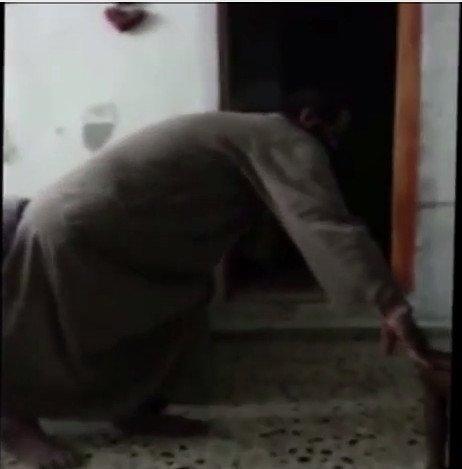 خاص لـ "وطن": بالفيديو... نابلس: رب أسرة من 8 أفراد يصارع شلل الأطفال وضيق الحال خاص لـ "وطن": بالفيديو... نابلس: رب أسرة من 8 أفراد يصارع شلل الأطفال وضيق الحال
