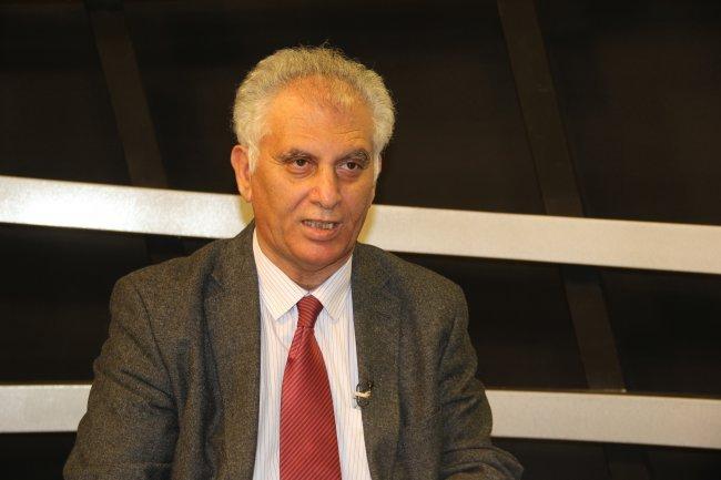 الصالحي يدعو الرئيس عبر "وطن" لاعلان مساواة المعلمين بالموظفين الحكوميين الصالحي يدعو الرئيس عبر "وطن" لاعلان مساواة المعلمين بالموظفين الحكوميين