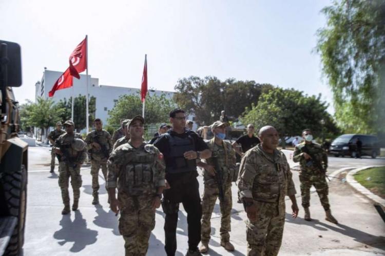 الشرطة التونسية تقتحم مكتب قناة "الجزيرة" بالعاصمة