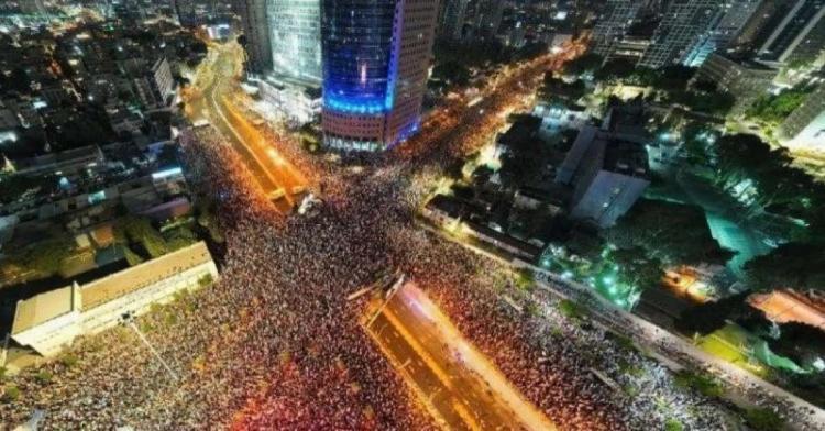 تجدد التظاهرات ضد حكومة نتنياهو للأسبوع الـ35 على التوالي تجدد التظاهرات ضد حكومة نتنياهو للأسبوع الـ35 على التوالي
