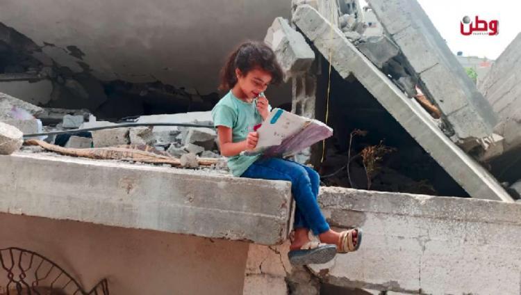 عائلة نبهان.. مرضى وذوو إعاقة يبيتون في العراء بعد القصف الأخير على غزة عائلة نبهان.. مرضى وذوو إعاقة يبيتون في العراء بعد القصف الأخير على غزة