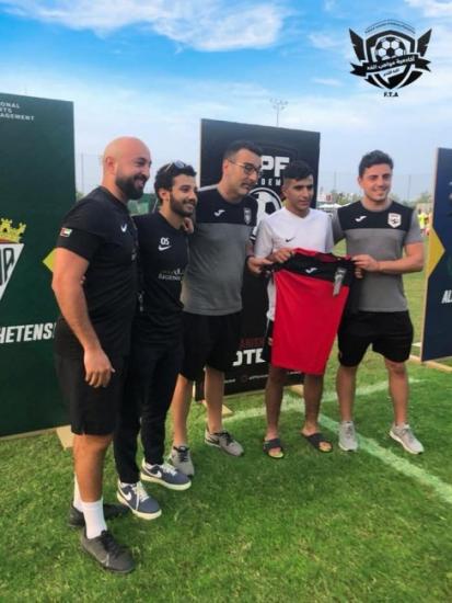 فيديو| اللاعب الفلسطيني خليل عمر إلى نادي فالنسيا الإسباني