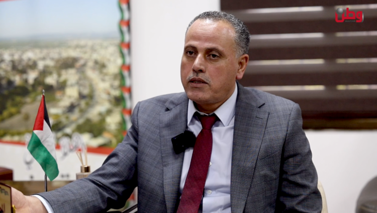 وطن تسائل رئيس بلدية جنين محمد جرار وطن تسائل رئيس بلدية جنين محمد جرار