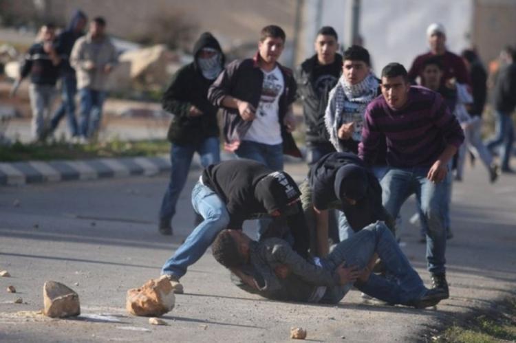 إصابة شاب بمواجهات مع الاحتلال في الخليل