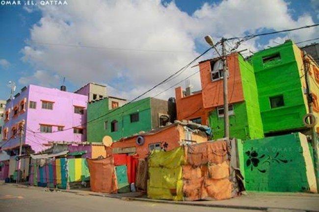 خاص لـ"وطن": بالفيديو.. "غزة أحلى".. مبادرة لتزيين جدران منازل مخيم الشاطئ
