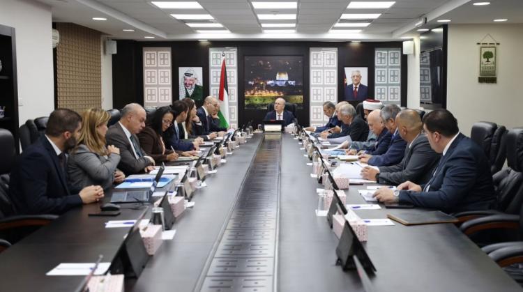 رئيس الوزراء يوجّه بتنظيم جهود الاستجابة الطارئة لتسريع تلبية احتياجات المناطق المستهدفة