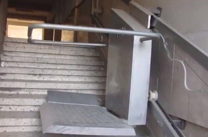 بالفيديو... غزة: طالبتان تنجحان في ابتكار مصعد خاص لذوي الإعاقة بالفيديو... غزة: طالبتان تنجحان في ابتكار مصعد خاص لذوي الإعاقة