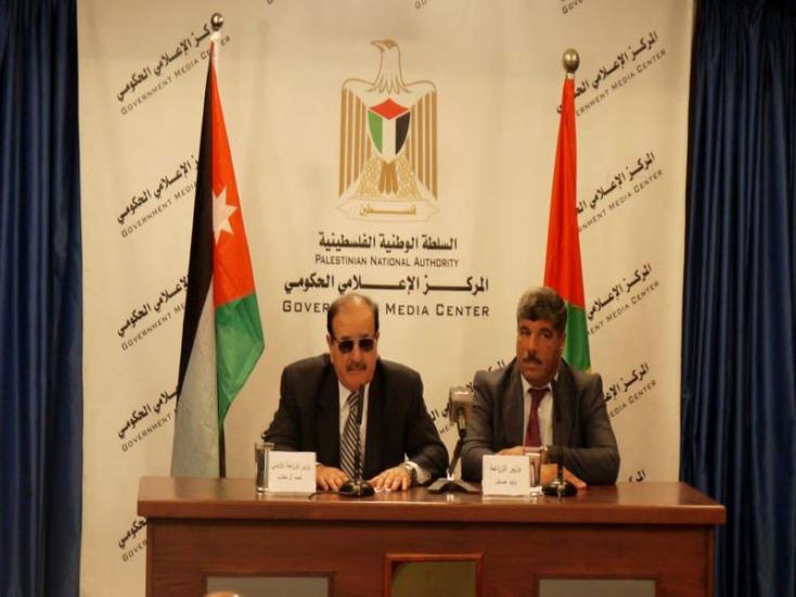 وزير الزراعة الأردني: يحق للفلسطيني نقل 4 "تنكات زيت" للأردن بدون ضرائب