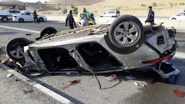 وفاة شخصين وإصابة آخر في حادث انقلاب مركبة على طريق اريحا