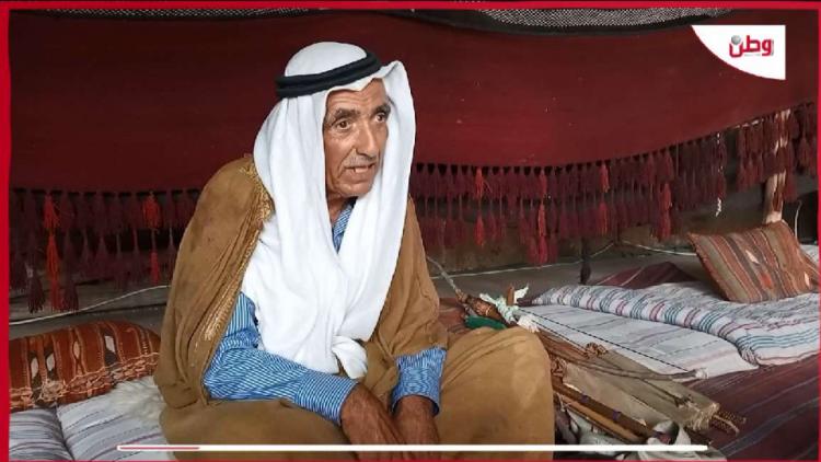 المسن الحروب.. حافظ التراث المسن الحروب.. حافظ التراث