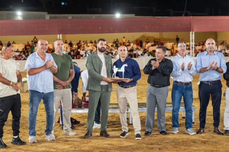 روابي تختتم بطولة الإنتاج المحلي بمشاركة أكثر من 300 خيل عربي أصيل وبمشاركة جماهيرية واسعة روابي تختتم بطولة الإنتاج المحلي بمشاركة أكثر من 300 خيل عربي أصيل وبمشاركة جماهيرية واسعة