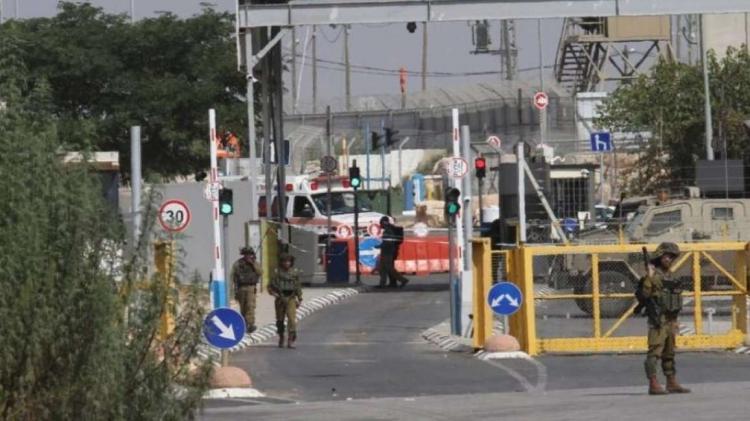 إصابة ثلاثة فتية من مخيم جنين برصاص الاحتلال قرب حاجز الجلمة