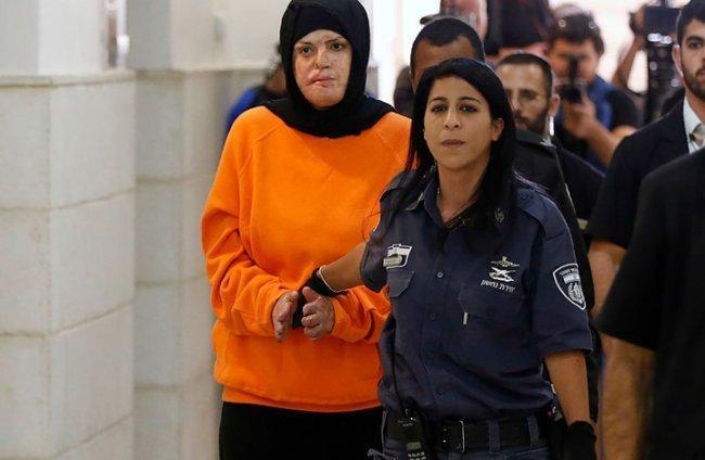 مناشدة مؤثرة.. شقيقة الأسيرة الجعابيص: رأيت كل بؤس الدنيا بعينيها مناشدة مؤثرة.. شقيقة الأسيرة الجعابيص: رأيت كل بؤس الدنيا بعينيها