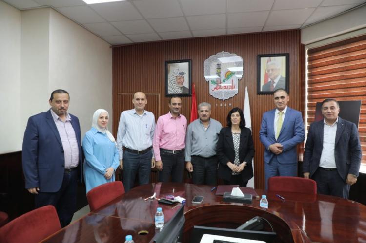 ترست العالمية للتأمين وبلدية نابلس توقّعان اتفاقية لتأمين الموظفين والعمال ترست العالمية للتأمين وبلدية نابلس توقّعان اتفاقية لتأمين الموظفين والعمال