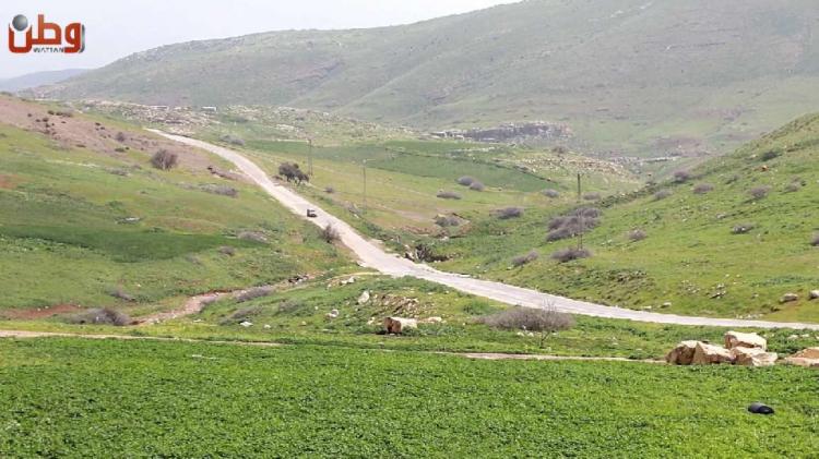 حالة الطوارئ لم تغير هناك شيئا.. الأغوار الشمالية بلا مواصلات على مدار العام! حالة الطوارئ لم تغير هناك شيئا.. الأغوار الشمالية بلا مواصلات على مدار العام!