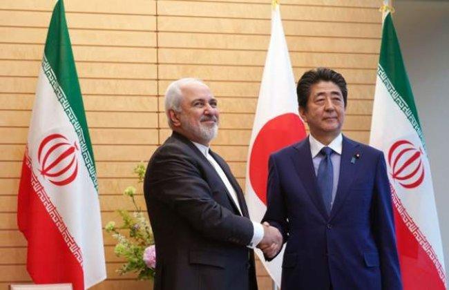 رئيس الوزراء الياباني يصل إلى طهران