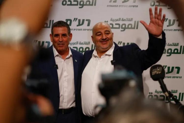 في تحالف غير مسبوق .. ضابط سابق في شرطة الاحتلال يتحالف مع منصور عباس لخوض انتخابات الكنيست في تحالف غير مسبوق .. ضابط سابق في شرطة الاحتلال يتحالف مع منصور عباس لخوض انتخابات الكنيست