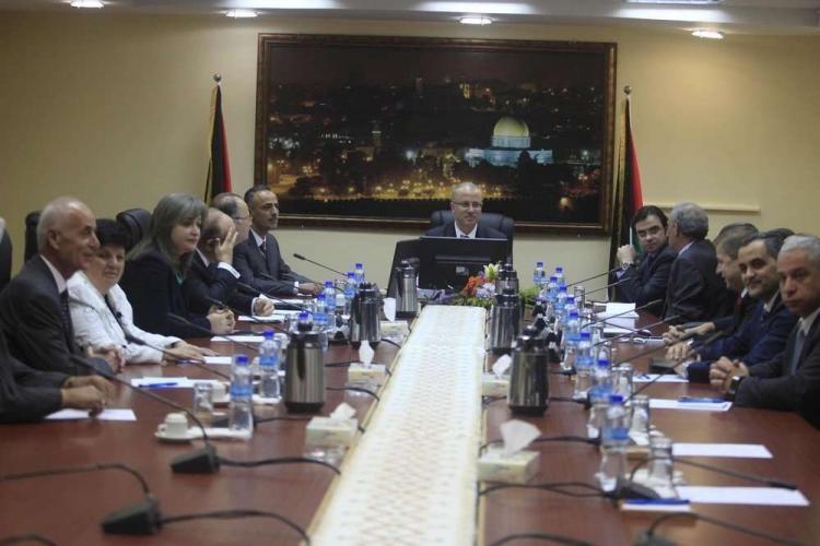 أبو شهلا:عدد من وزراء حكومة الوفاق يزورون غزة الاثنين المقبل أبو شهلا:عدد من وزراء حكومة الوفاق يزورون غزة الاثنين المقبل