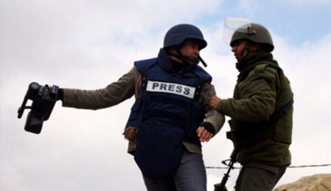 "الإعلام": 19 صحفياً في سجون الاحتلال بينهم 3 صحفيات
