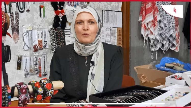 الكسندرا الحجار روسية تبدع في صناعة اكسسوارات التطريز الفلسطيني في غزة