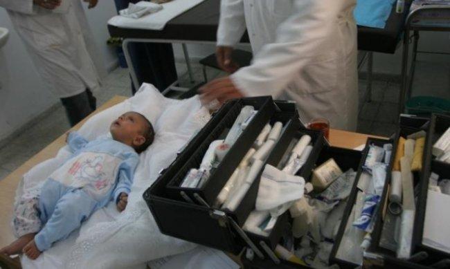 وفاة رضيع ثالث وتحذير من نفاذ الأدوية، صحة غزة تتهم السلطة وصحة رام الله ترد