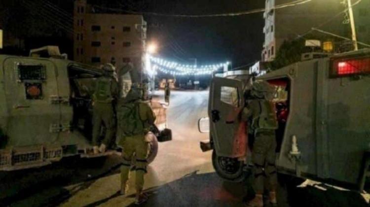 رام الله: قوات الاحتلال تقتحم نعلين وكفر مالك رام الله: قوات الاحتلال تقتحم نعلين وكفر مالك