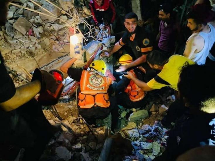 8 شهداء بمجزرة حي الشعوث في رفح 8 شهداء بمجزرة حي الشعوث في رفح