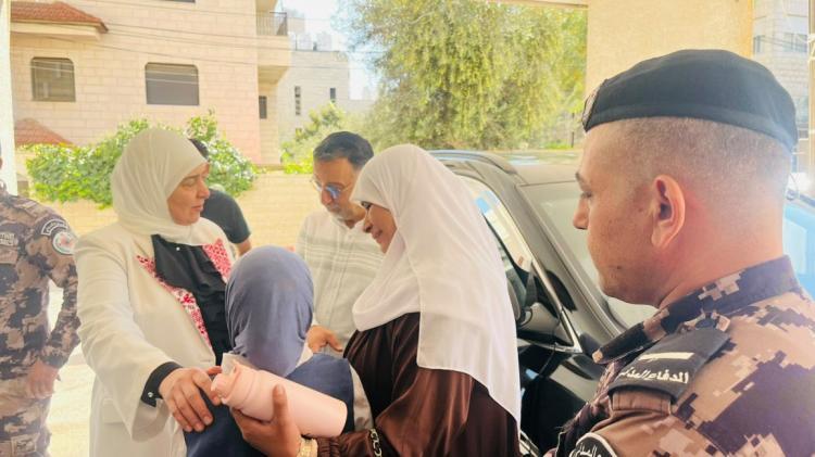غنام وحنتولي يطلقان حملة تمكين الأسر.. ويسلمان ماكينات خياطة ويعيدان الأمل لمواطن مبتور الساقين