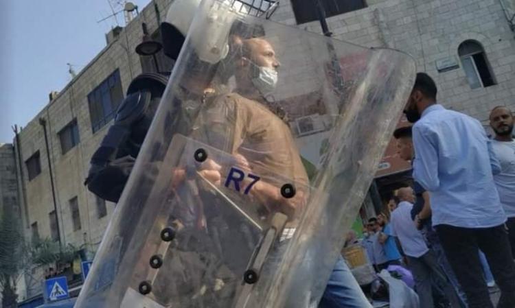 حزب التحرير ينفي عبر "وطن" تنظيمه للمسيرة المناهضة لسيداو ويؤكد تبنيه لأهدافها حزب التحرير ينفي عبر "وطن" تنظيمه للمسيرة المناهضة لسيداو ويؤكد تبنيه لأهدافها