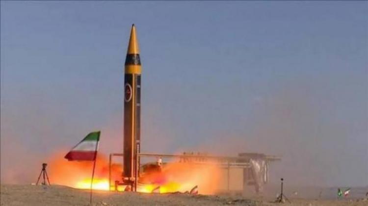 حرس الثورة يعلن استهداف قاعدة "الأزرق" الأميركية في الأردن ومدمرتين لواشنطن رداً على استهداف الناقلات الإيرانية حرس الثورة يعلن استهداف قاعدة "الأزرق" الأميركية في الأردن ومدمرتين لواشنطن رداً على استهداف الناقلات الإيرانية