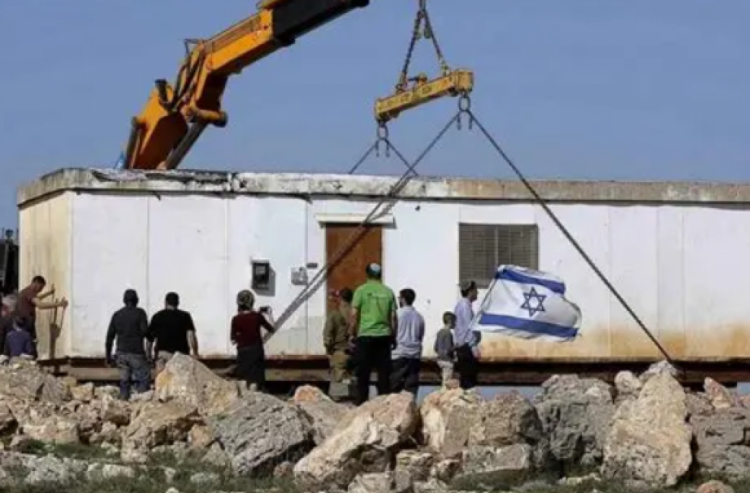 مستوطنون ينصبون "كرفانا" وخيمة في زعترة شرق بيت لحم