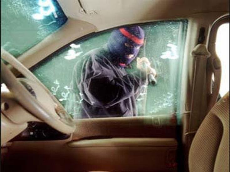 اعتقال شخص احترف السرقة من داخل سيارات رام الله