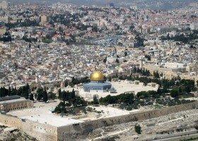 ادعيس: اختيار القدس عاصمة للسياحة الدينية يدعم صمودها ادعيس: اختيار القدس عاصمة للسياحة الدينية يدعم صمودها