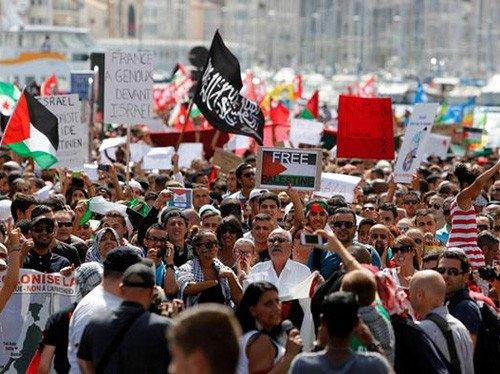 آلاف الأتراك يسجلون في حملة "دروع بشرية من أجل غزة"