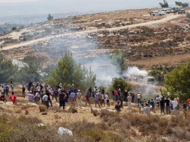إصابات جراء قمع الاحتلال المتظاهرين في جبل الريسان