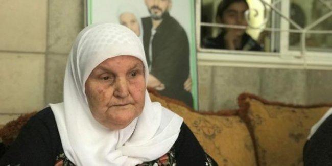 بالفيديو: الحاجة مزيونة ابو سرور تحمل معاناة النكية وهموم امهات الاسرى برحلتها لايرلندا بالفيديو: الحاجة مزيونة ابو سرور تحمل معاناة النكية وهموم امهات الاسرى برحلتها لايرلندا